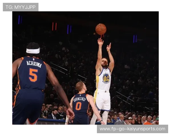 库里外线关键三分入网，勇士在最后一刻反超